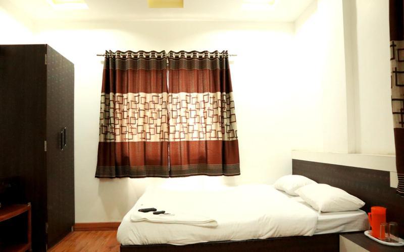 שירדי Hotel United House מראה חיצוני תמונה